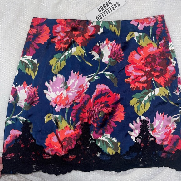 Urban outfitters small mini skirt new with tags! - Picture 2 of 3